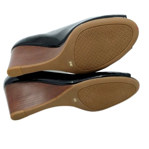 TORY BURCH~Lowell Peep Toe Wedge Pump~PATENT LEATHER SHOES in BLACK SIZE 9.5 - Picture 6 of 7